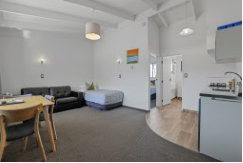 One bedroom unit